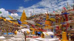 2017 1006 Nepal 147242420-kora-boudhanath-prayer-flag-pilgrimage-site