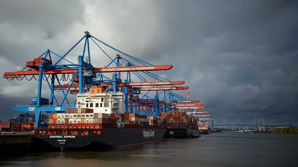 HAMBURG, GERMANY - OCTOBER 03: Multiple container ships are docked at Container Terminal Altenwerder at Hamburg Port on October 3, 2022 in Hamburg, Germany. The German economy, and German industry in particular, are facing a foreboding combination of skyrocketing energy costs, the possibility of energy shortfalls this coming winter and a likely German economic recession, all of which are consequences stemming from Russia's ongoing war in Ukraine. (Photo by Gregor Fischer/Getty Images)